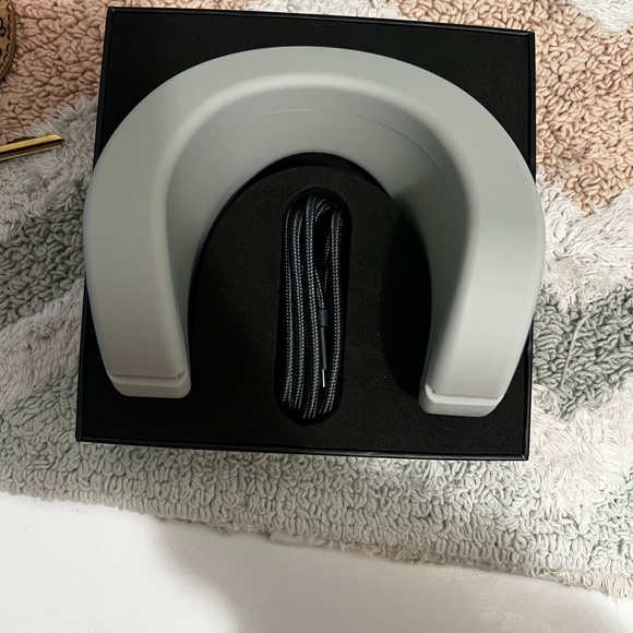 Cove Wearable device to Improve sleep and reduce stress. - Picture 3 of 9